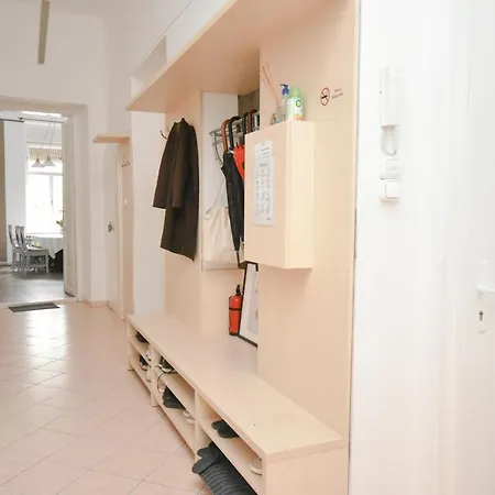 Appartamento Modern & Huge 4 Bedroom 2 Bathroom *