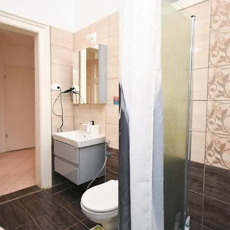 Appartamento Modern & Huge 4 Bedroom 2 Bathroom Budapest